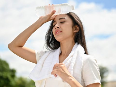 what to wear in hot weather 1024x576 1