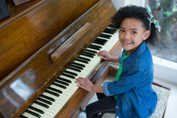 تعلم عزف الموسيقي يجعل الطفل اكثر ذكاء